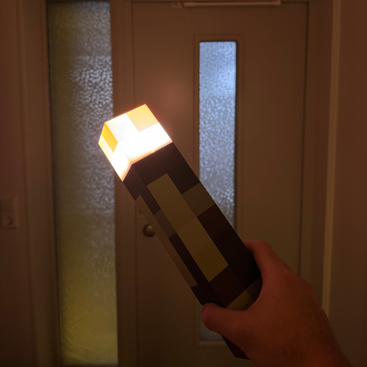 Pixel Torch - Minecraft from screen to reality